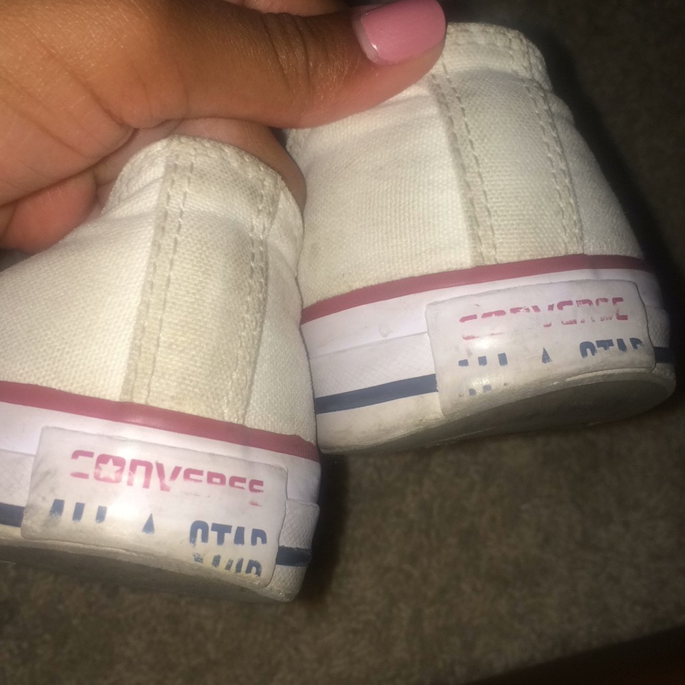 White low top converse - Picture 3 of 4
